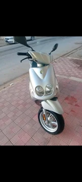 Image principale de l'annonce Scooter Yamaha Ovetto 50 Gris - Très Bon État