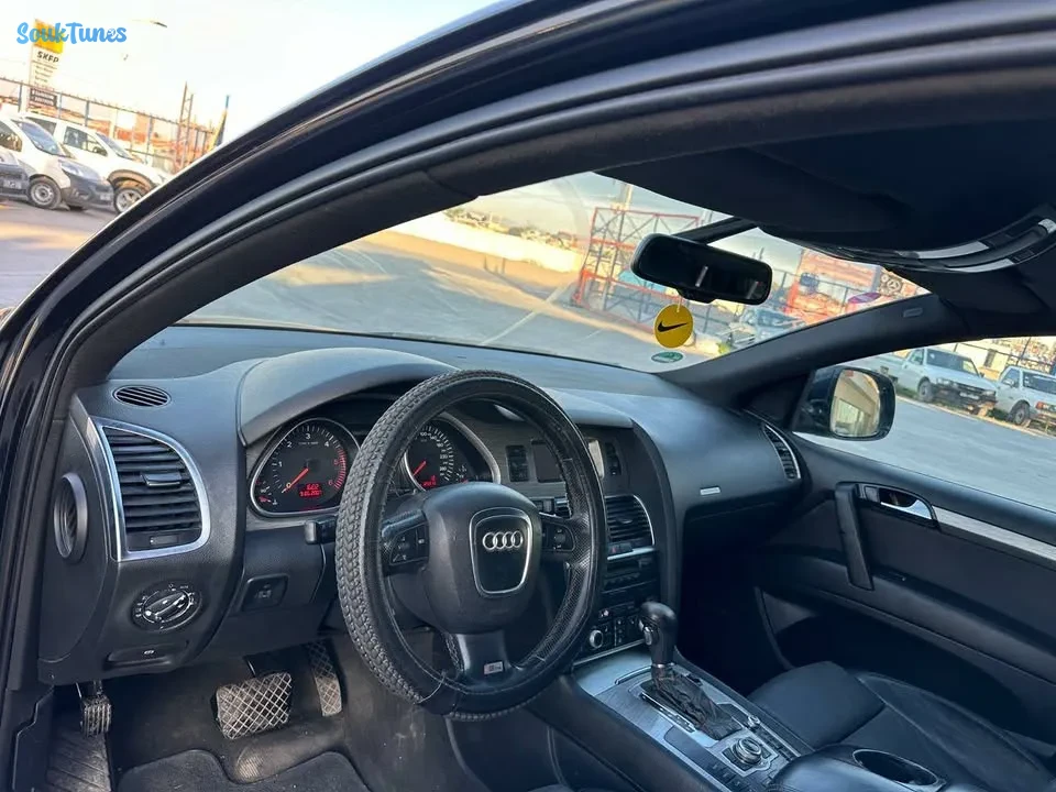 Image 10 de l'annonce Audi Q7 s line TDi 🤷‍♂️45 000 TND