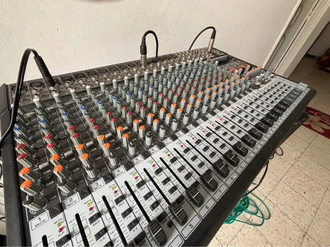 Image principale de l'annonce Table de mixage 24 voix Berri 💰1 000 TND