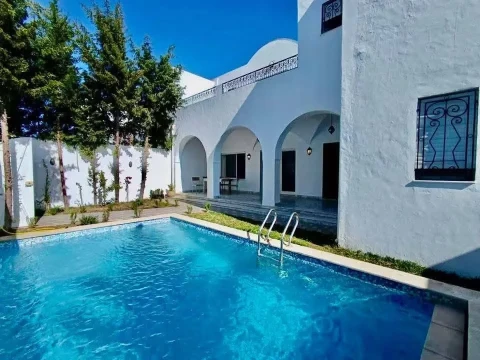 Image principale de l'annonce Villa neuve S+4 avec piscine à Hammamet