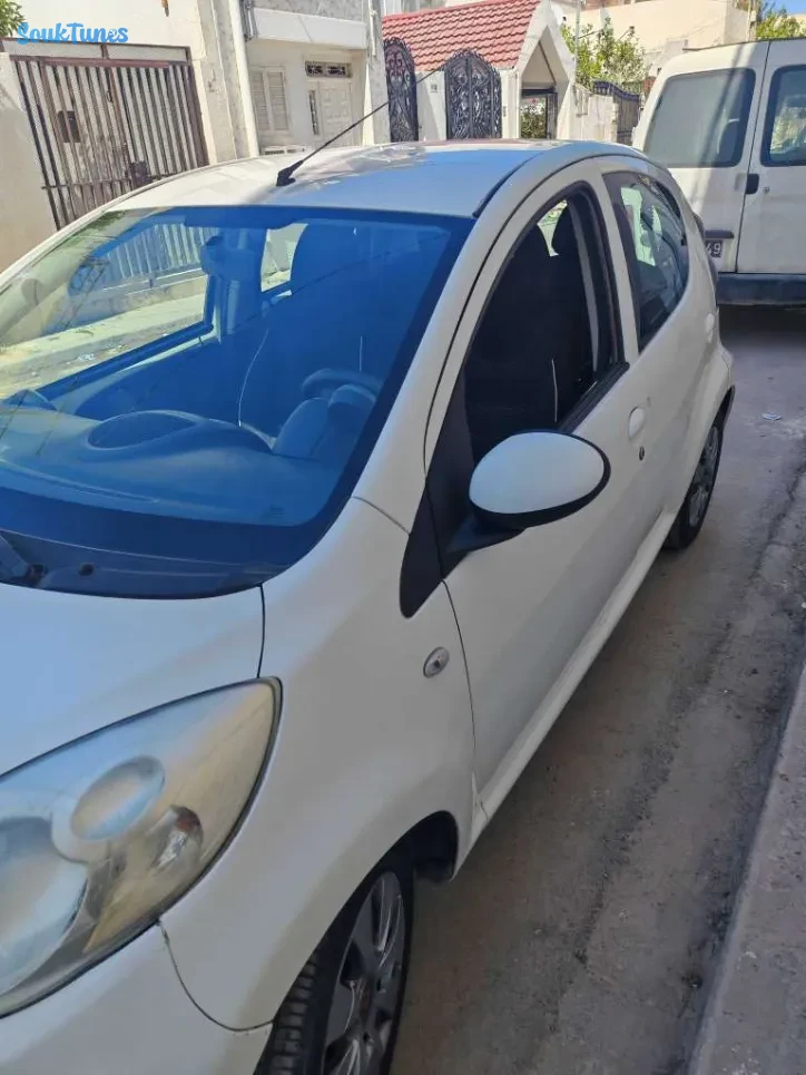 Image 4 de l'annonce Citroën C1 en excellent état, 4cv, 3 cylindres,
