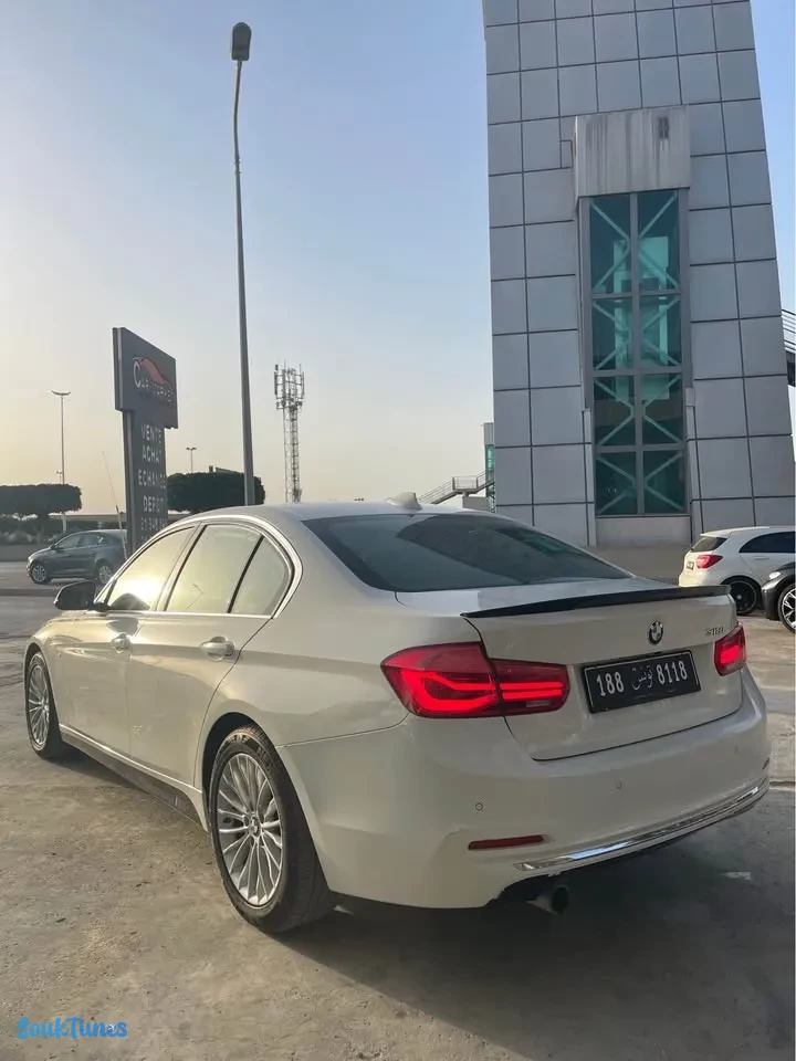 Image 9 de l'annonce BMW 318i LUXURY