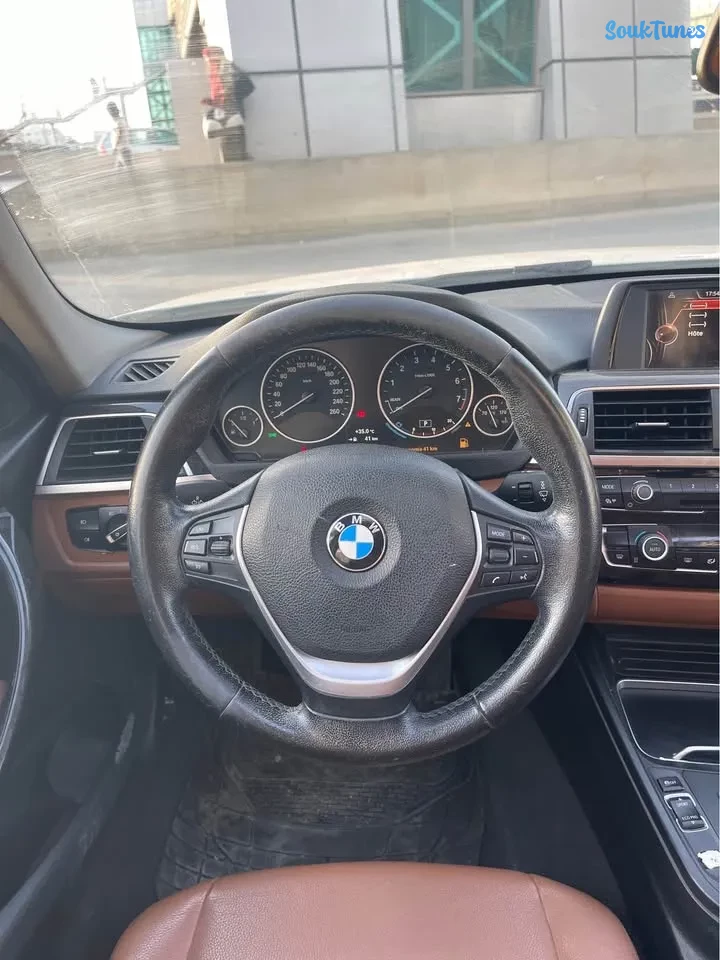 Image 6 de l'annonce BMW 318i LUXURY