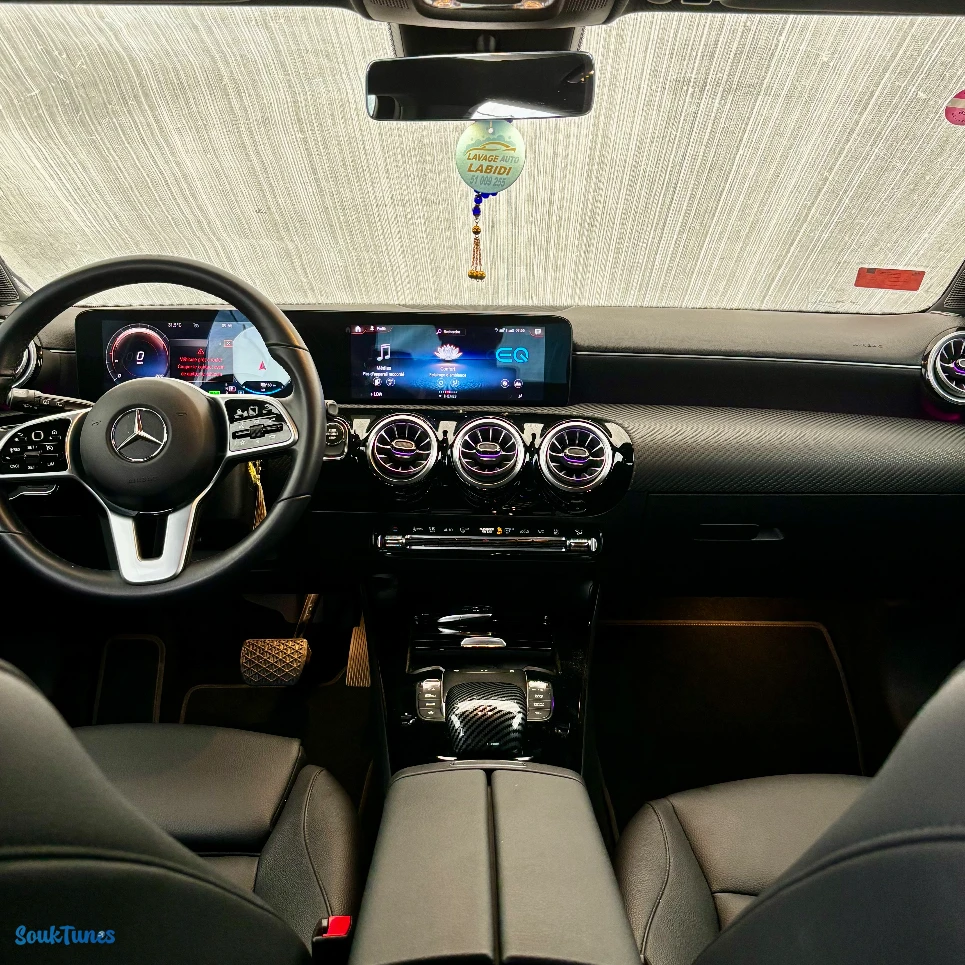 Image 2 de l'annonce Mercedes Benz A250e