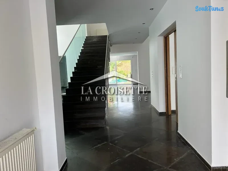 Image 10 de l'annonce Villa S+4 avec piscine à La Marsa  8.000 TND