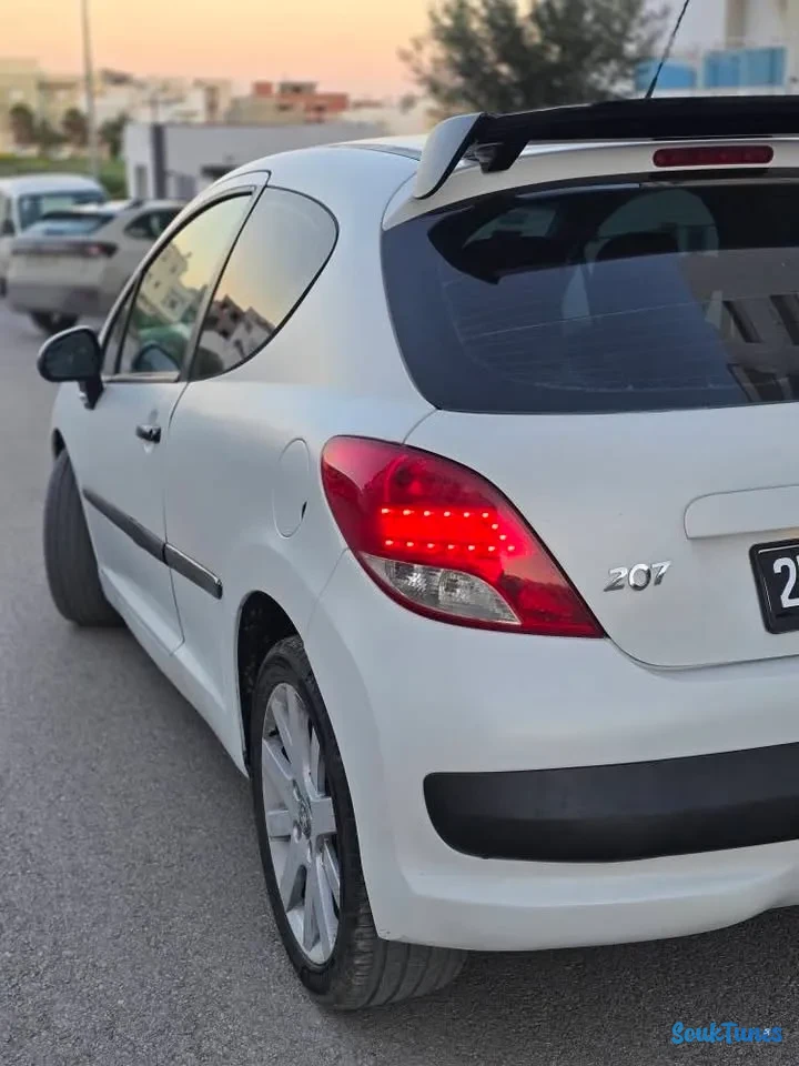 Image 5 de l'annonce 🔥PEUGEOT 207 1.6 E-HDI TU 259 2 PORTE 🔥