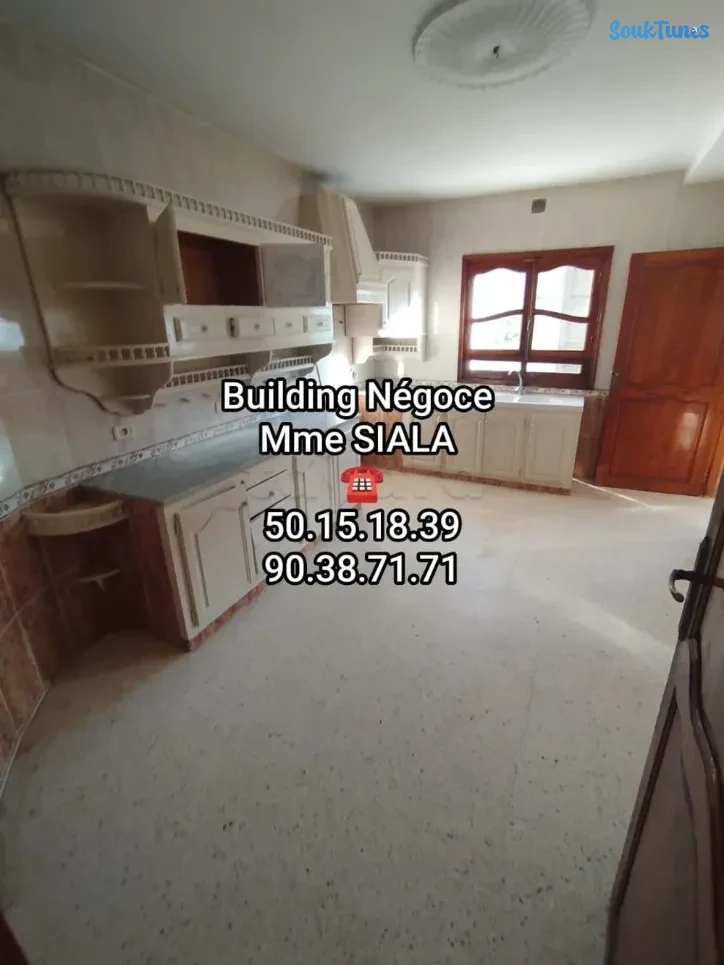 Image 5 de l'annonce Ennasr 2 à Louer spacieux Étage de villa S+4