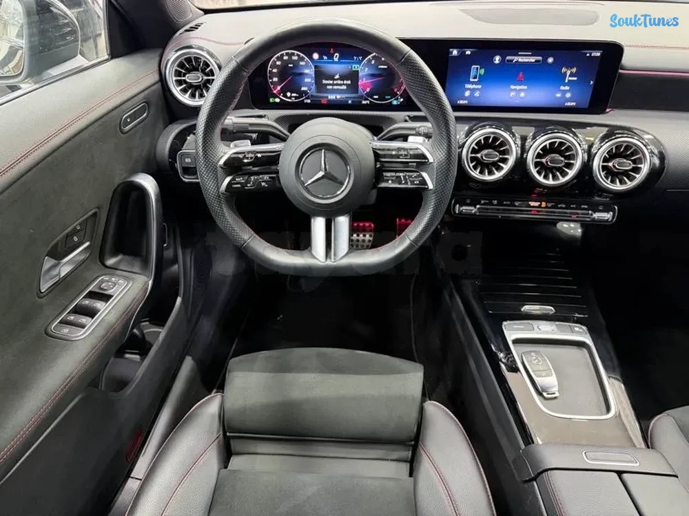 Image 9 de l'annonce Mercedes CLA 200 Package AMG