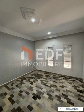 Image principale de l'annonce A Vendre chic Appartement S+3 à Ras Jebel