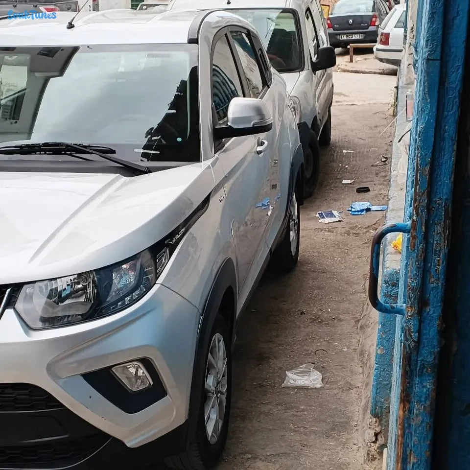 Image 4 de l'annonce À vendre mahindra kuv 100 💰 25 500 TND