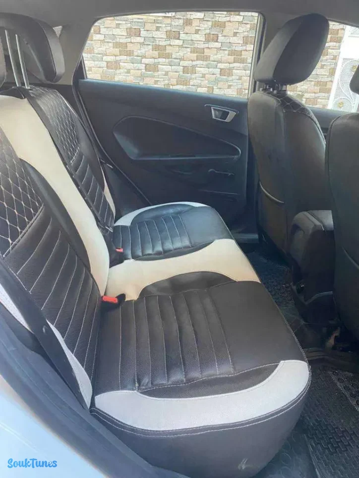 Image 9 de l'annonce Ford fiestaTitanium 4 cylin