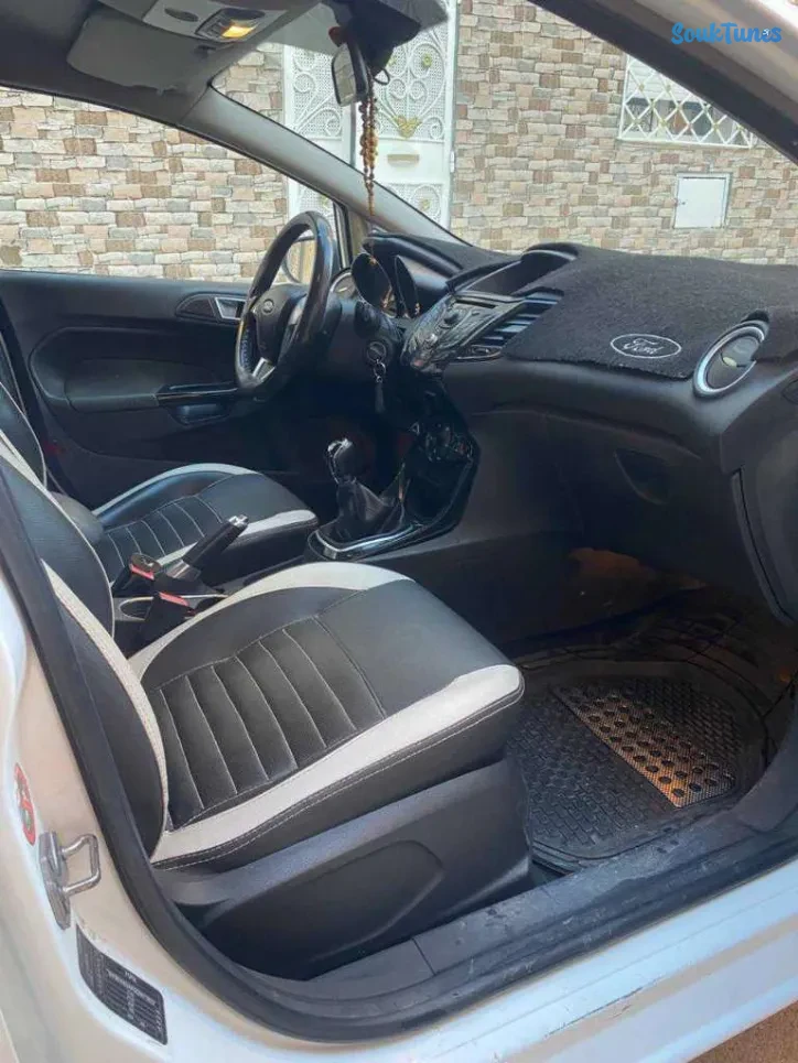 Image 7 de l'annonce Ford fiestaTitanium 4 cylin