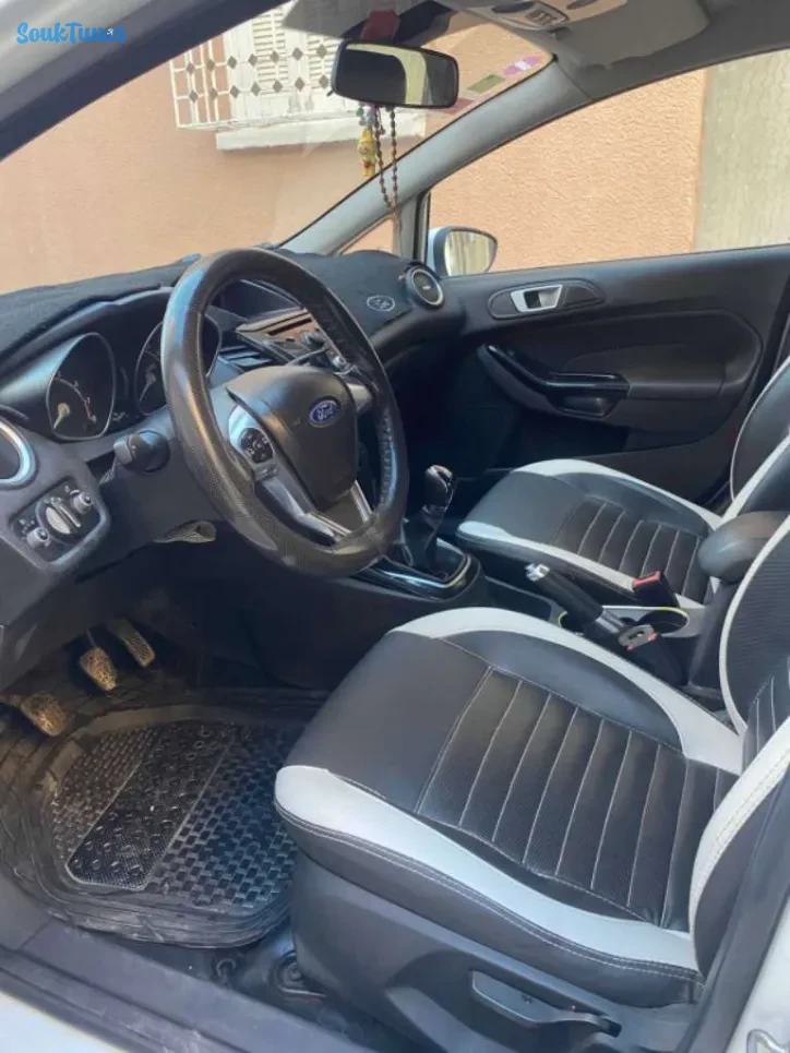Image 8 de l'annonce Ford fiestaTitanium 4 cylin