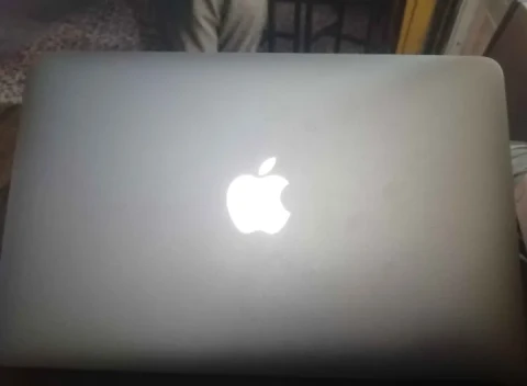 Image principale de l'annonce MacBook Air 2010 Gris - Très bon état Bardo