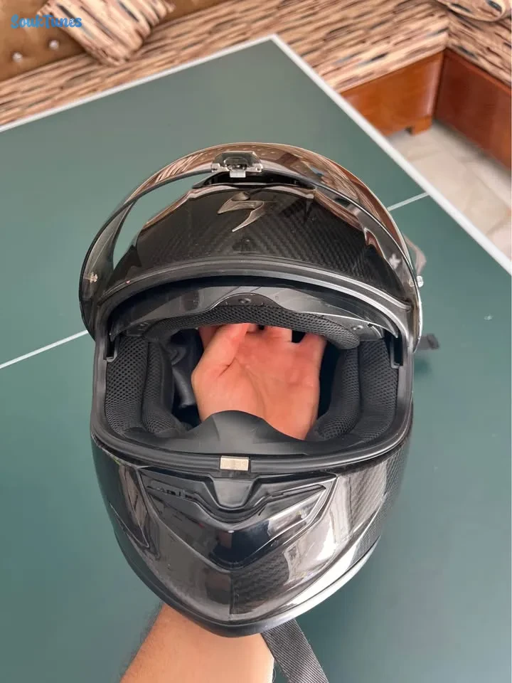Image 7 de l'annonce Casque moto shark et scorpion carbon💰 600 TND