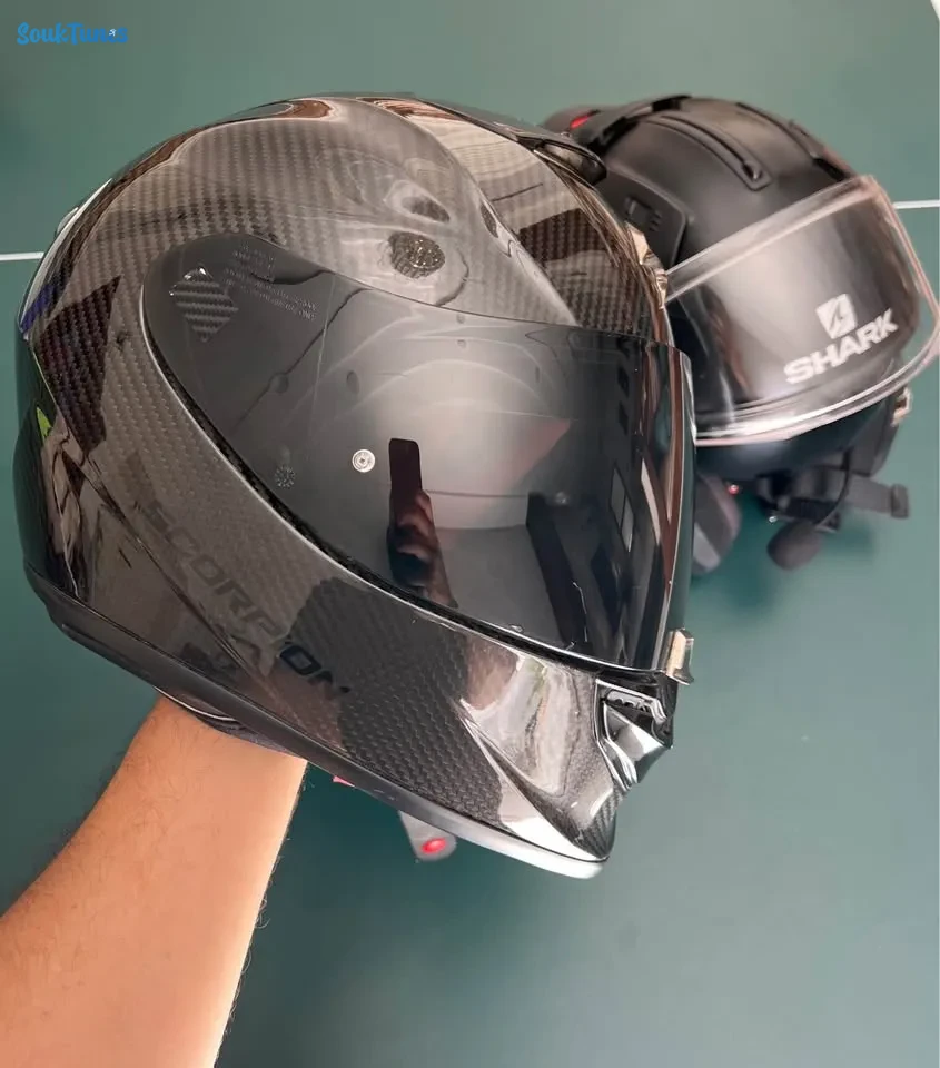 Image 5 de l'annonce Casque moto shark et scorpion carbon💰 600 TND