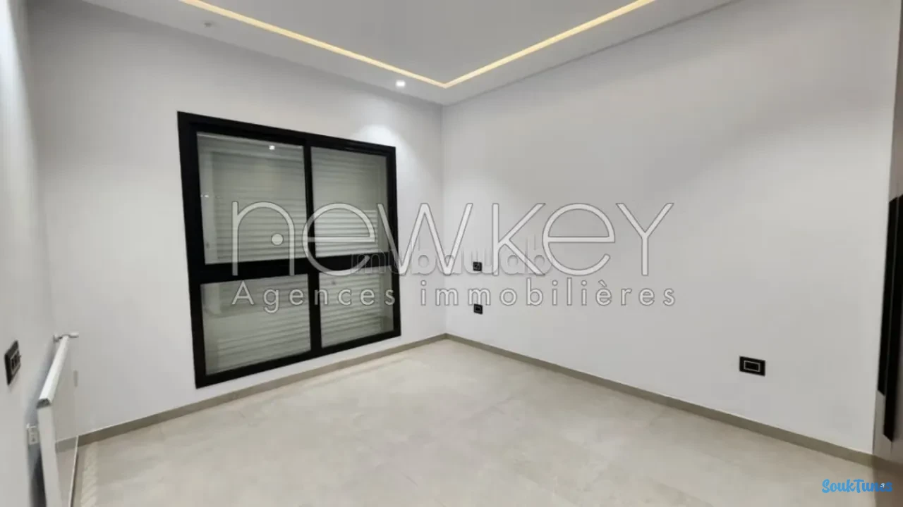 Image 7 de l'annonce Triplex S3 à vendre à La Soukra