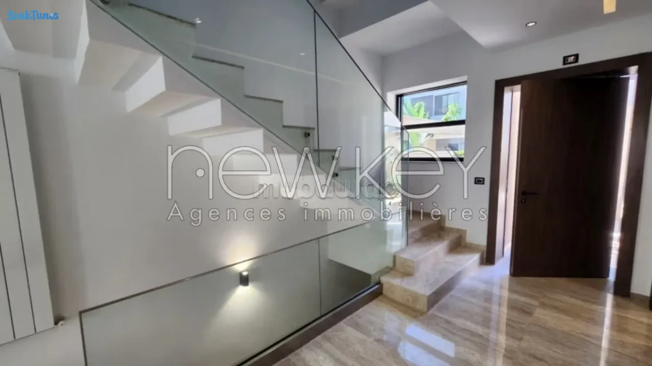 Image 4 de l'annonce Triplex S3 à vendre à La Soukra