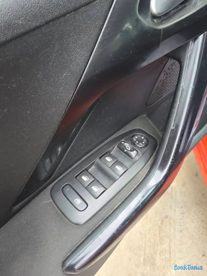 Image 4 de l'annonce Peugeot 208 26 500 TND