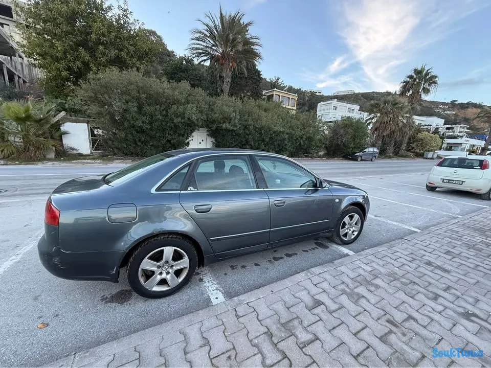 Image 5 de l'annonce Audi A4- 27 900 TND