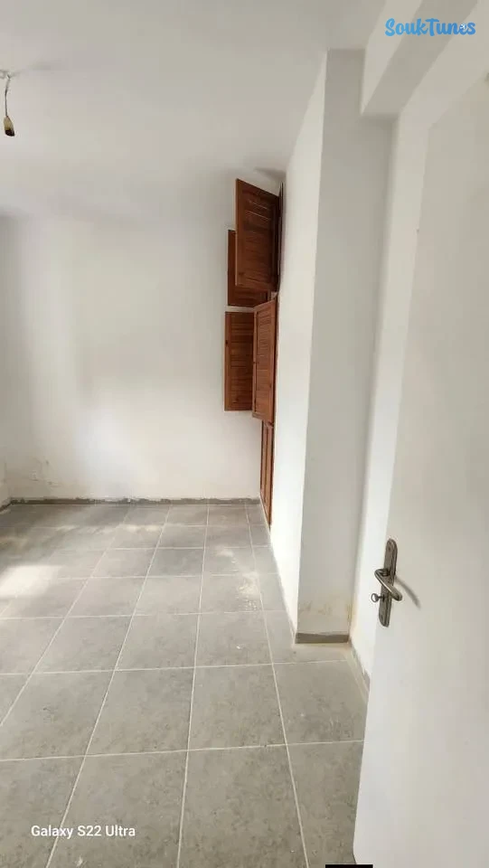Image 5 de l'annonce Appartement s+3 au 2ème étage à Ezzahra