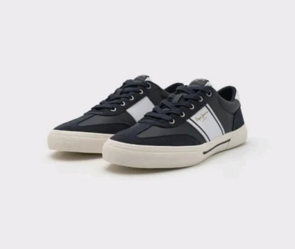 Image principale de l'annonce Baskets homme pointure 42 43