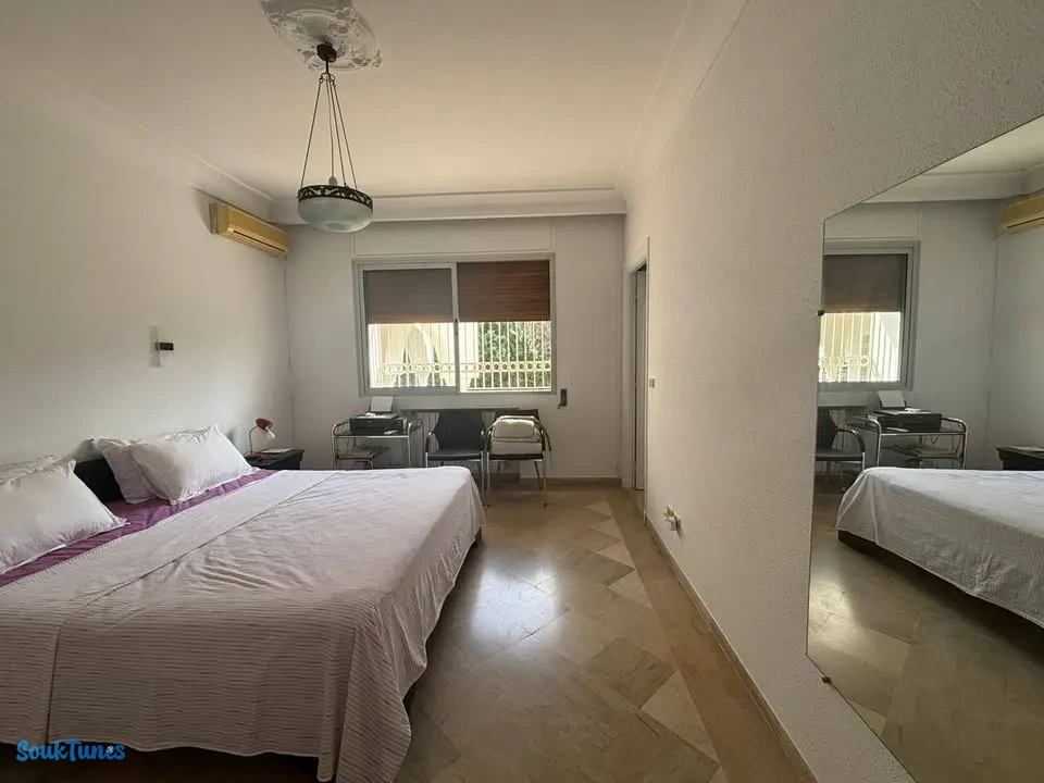 Image 5 de l'annonce villa 2S+5 à la Soukra