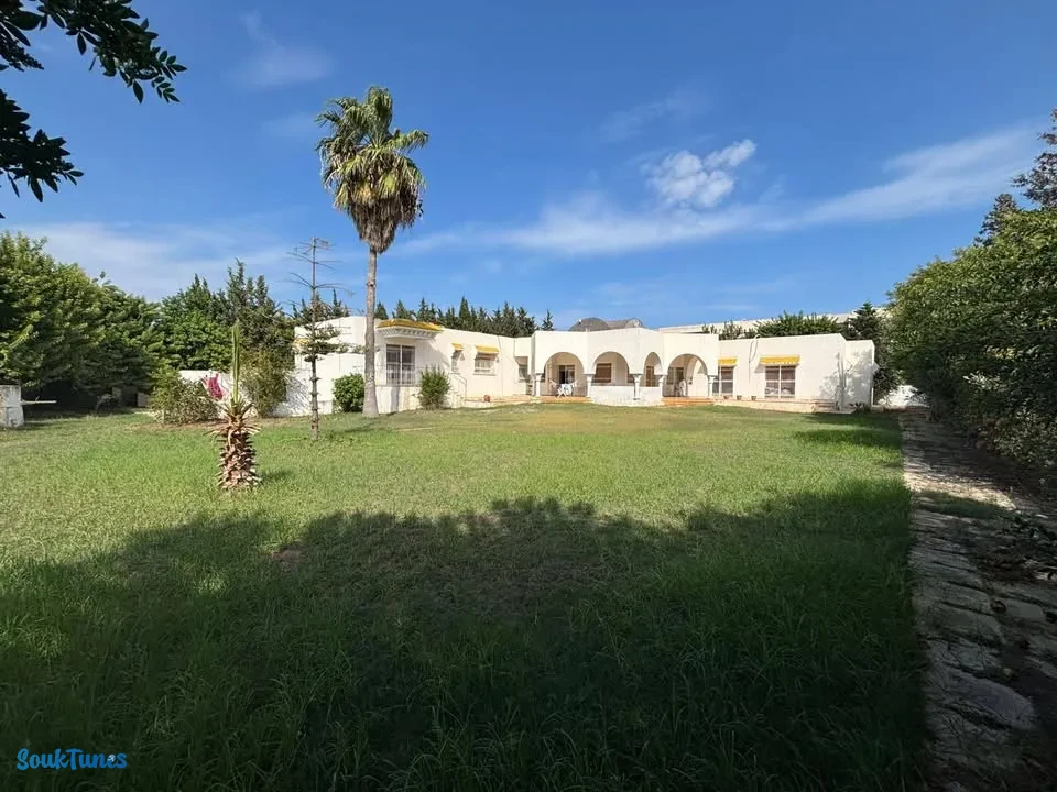 Image 8 de l'annonce villa 2S+5 à la Soukra