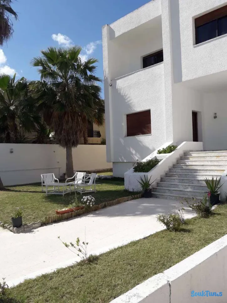 Image 5 de l'annonce A vendre villa menzah7