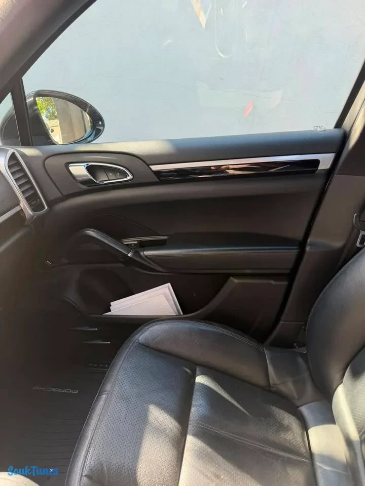 Image 7 de l'annonce Porshe cayenne 165 000 TND