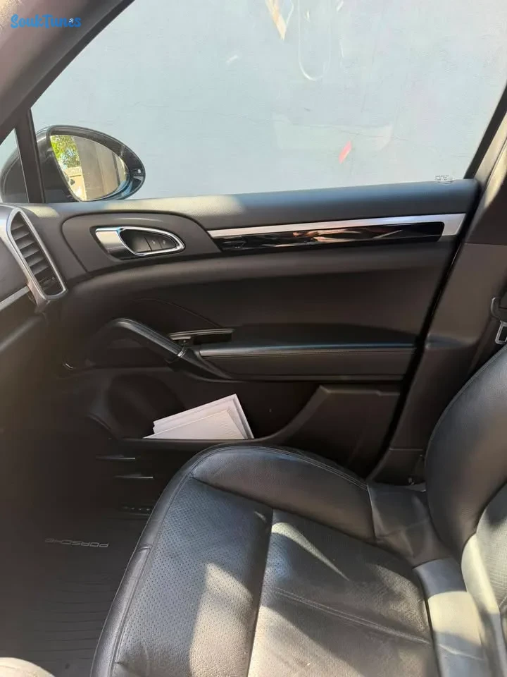 Image 8 de l'annonce Porshe cayenne 165 000 TND