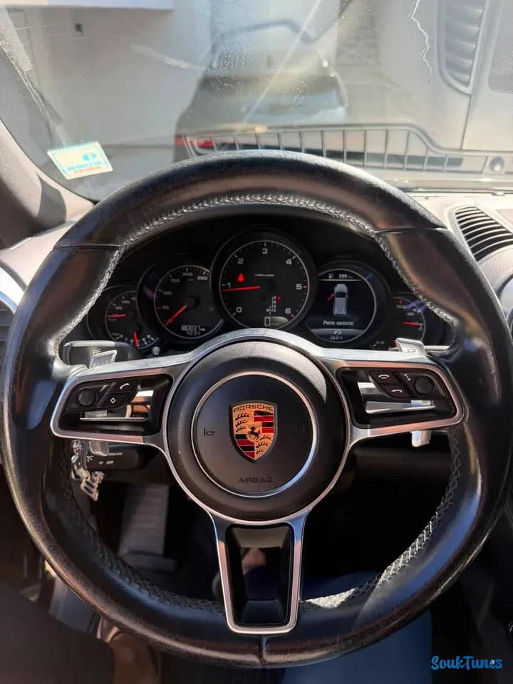 Image 9 de l'annonce Porshe cayenne 165 000 TND