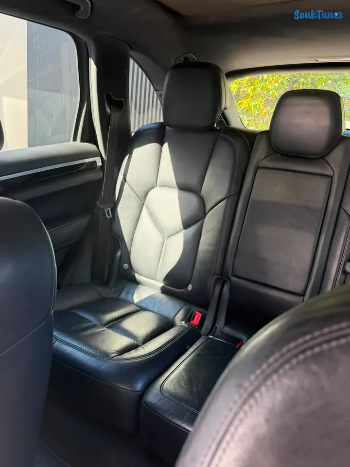 Image 11 de l'annonce Porshe cayenne 165 000 TND
