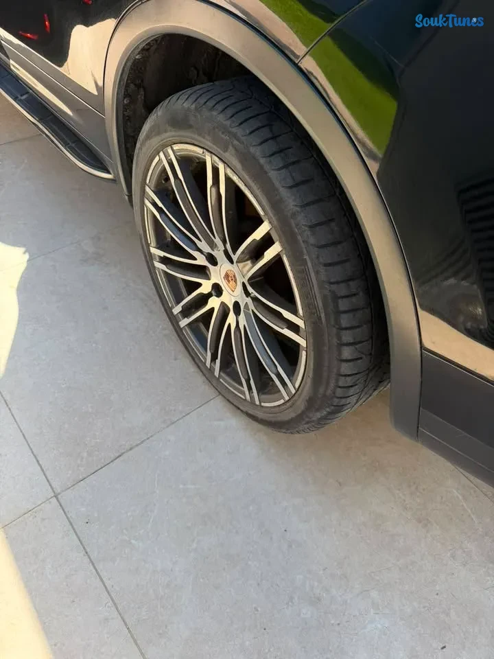 Image 6 de l'annonce Porshe cayenne 165 000 TND