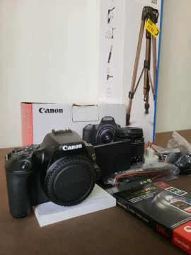 Image principale de l'annonce Canon EOS 250D neuf!