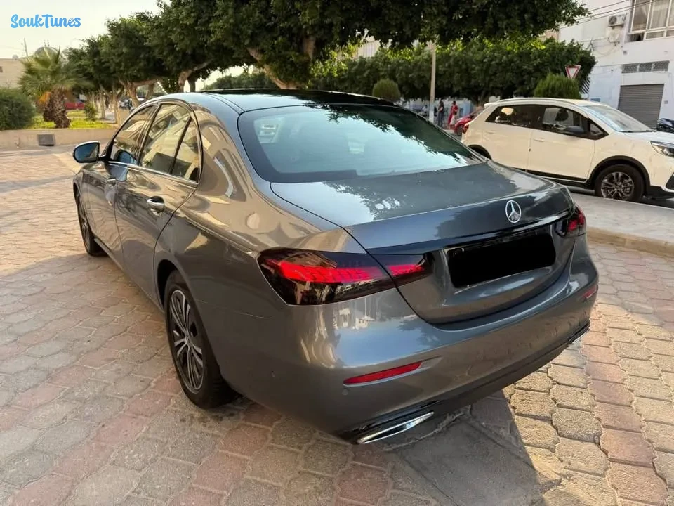 Image 10 de l'annonce MERCEDES E200 d