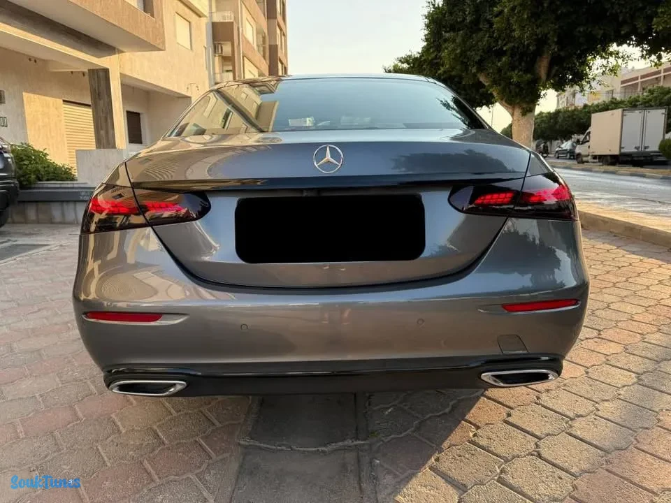 Image 4 de l'annonce MERCEDES E200 d