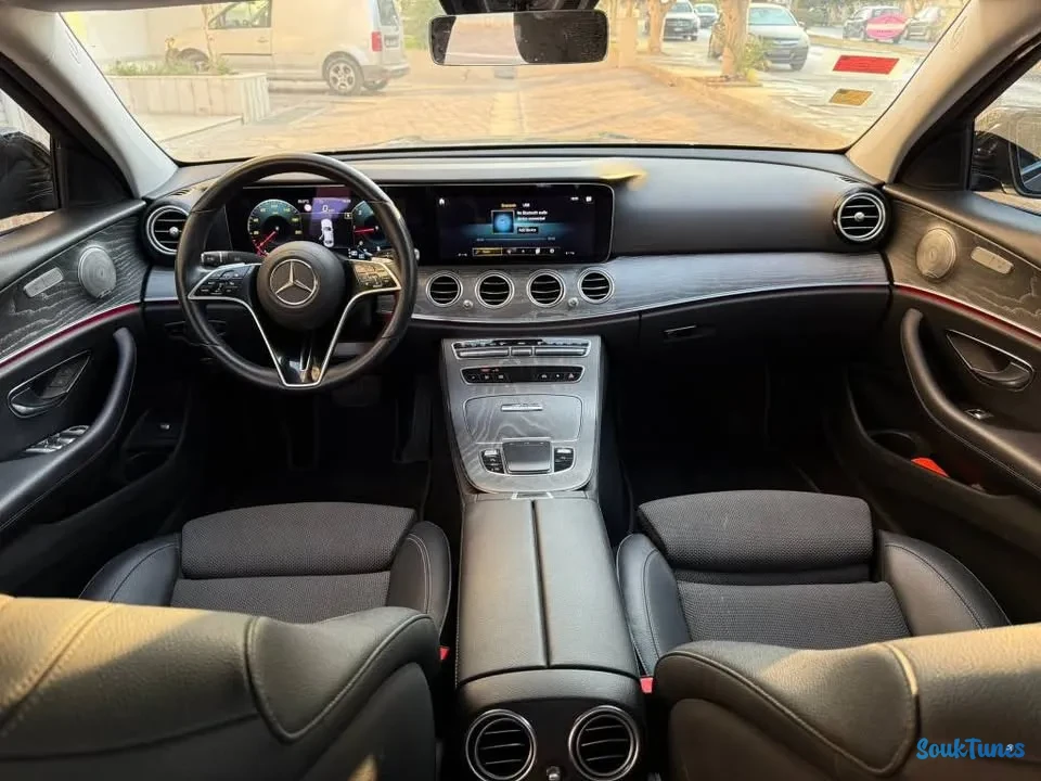 Image 7 de l'annonce MERCEDES E200 d