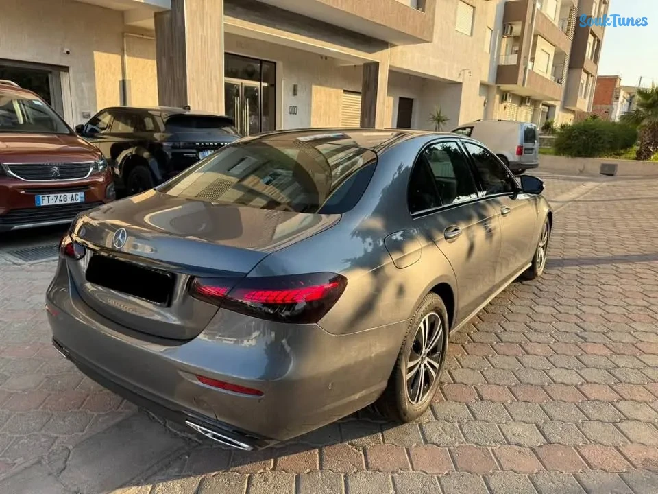 Image 5 de l'annonce MERCEDES E200 d