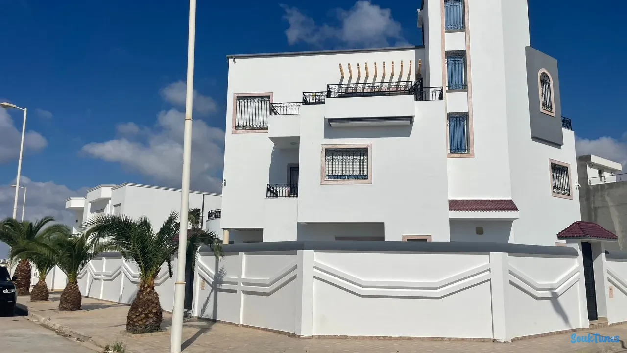 Image 17 de l'annonce Une villa de maitre à plage Beni Khiar