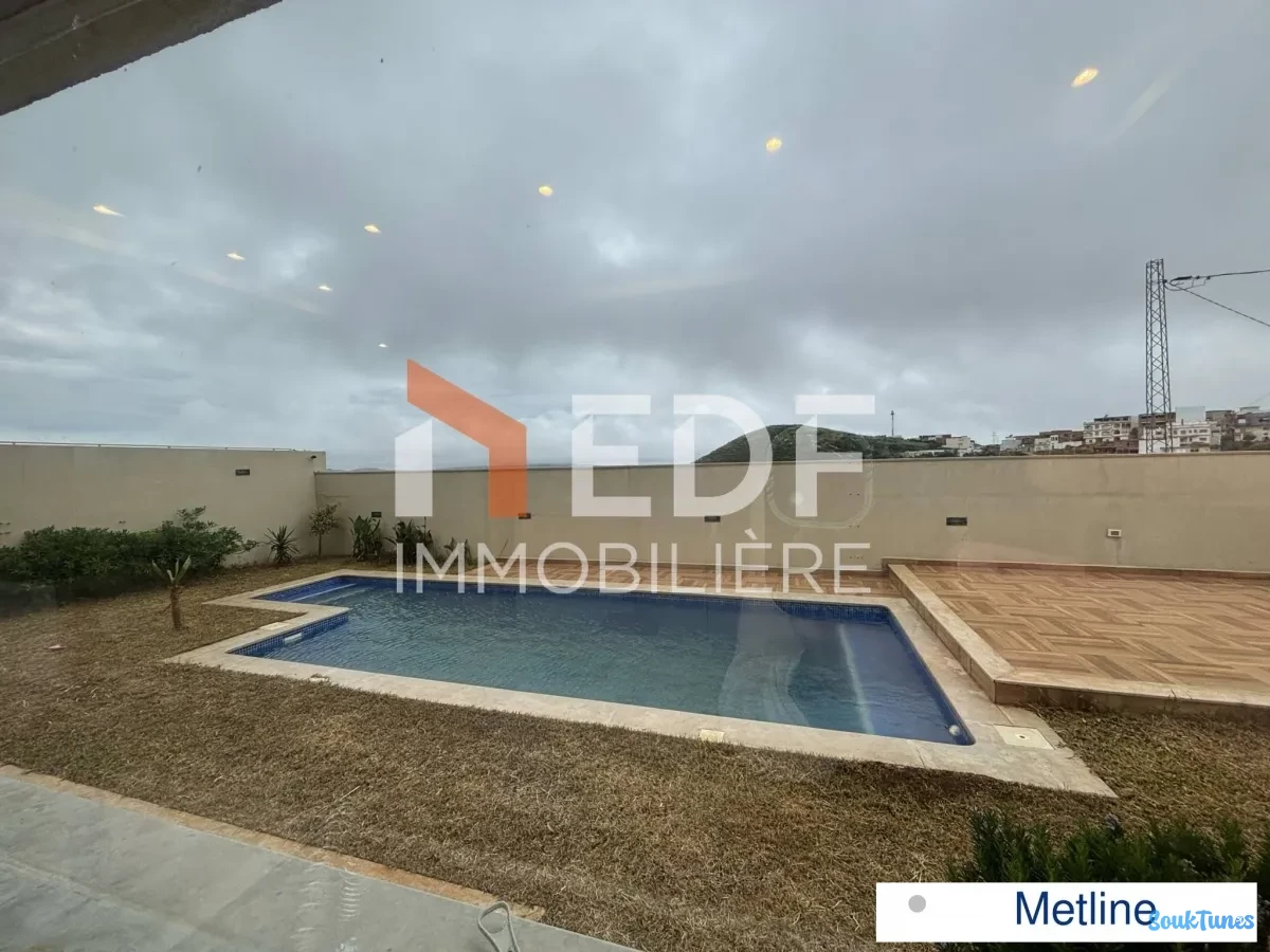 Image 4 de l'annonce A vendre Luxueuse Villa à Metline - Ras Jebel