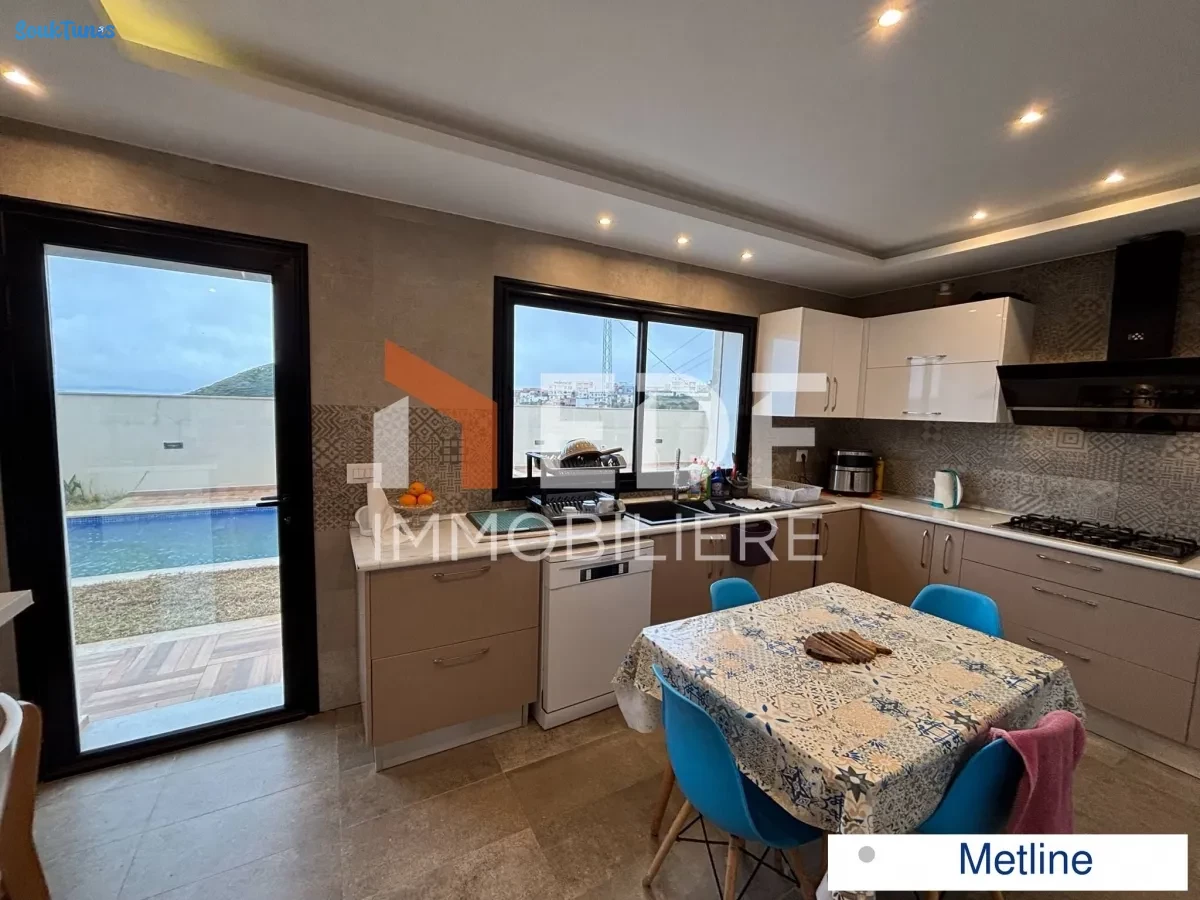 Image 6 de l'annonce A vendre Luxueuse Villa à Metline - Ras Jebel