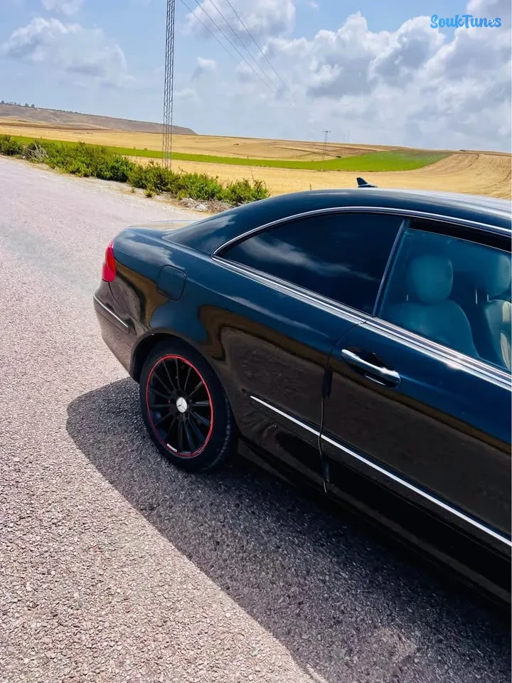 Image 4 de l'annonce Mercedes-Benz CLK-Class Coupe 💰29000 TND