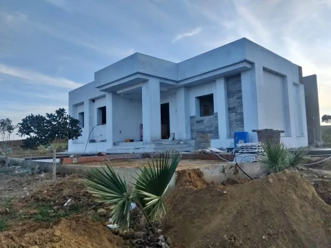 Image principale de l'annonce Terrain 4000 m avec maison nouvellement bâtie