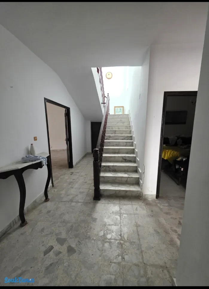 Image 4 de l'annonce A vendre villa soukra 