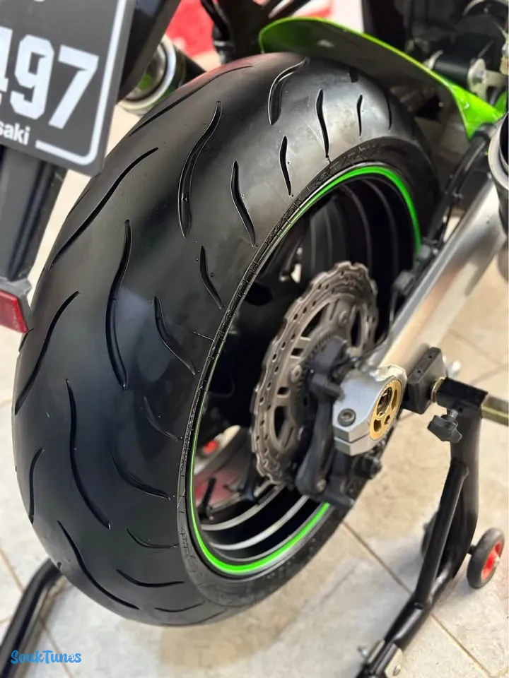 Image 6 de l'annonce AV Z1000 samurai Abs série 51*** 🖤💚🤍 33 500 TND