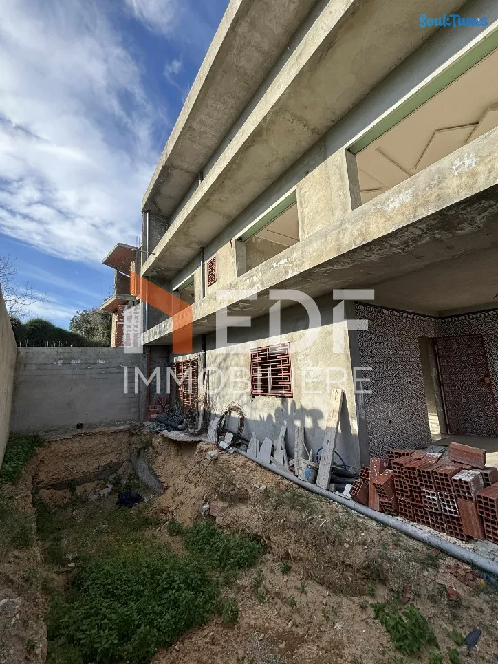 Image 9 de l'annonce Villa R+2 avec vue mer panoramique à Sounine
