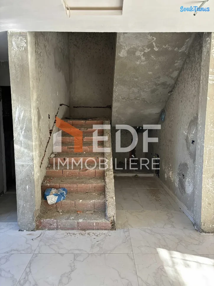 Image 10 de l'annonce Villa R+2 avec vue mer panoramique à Sounine