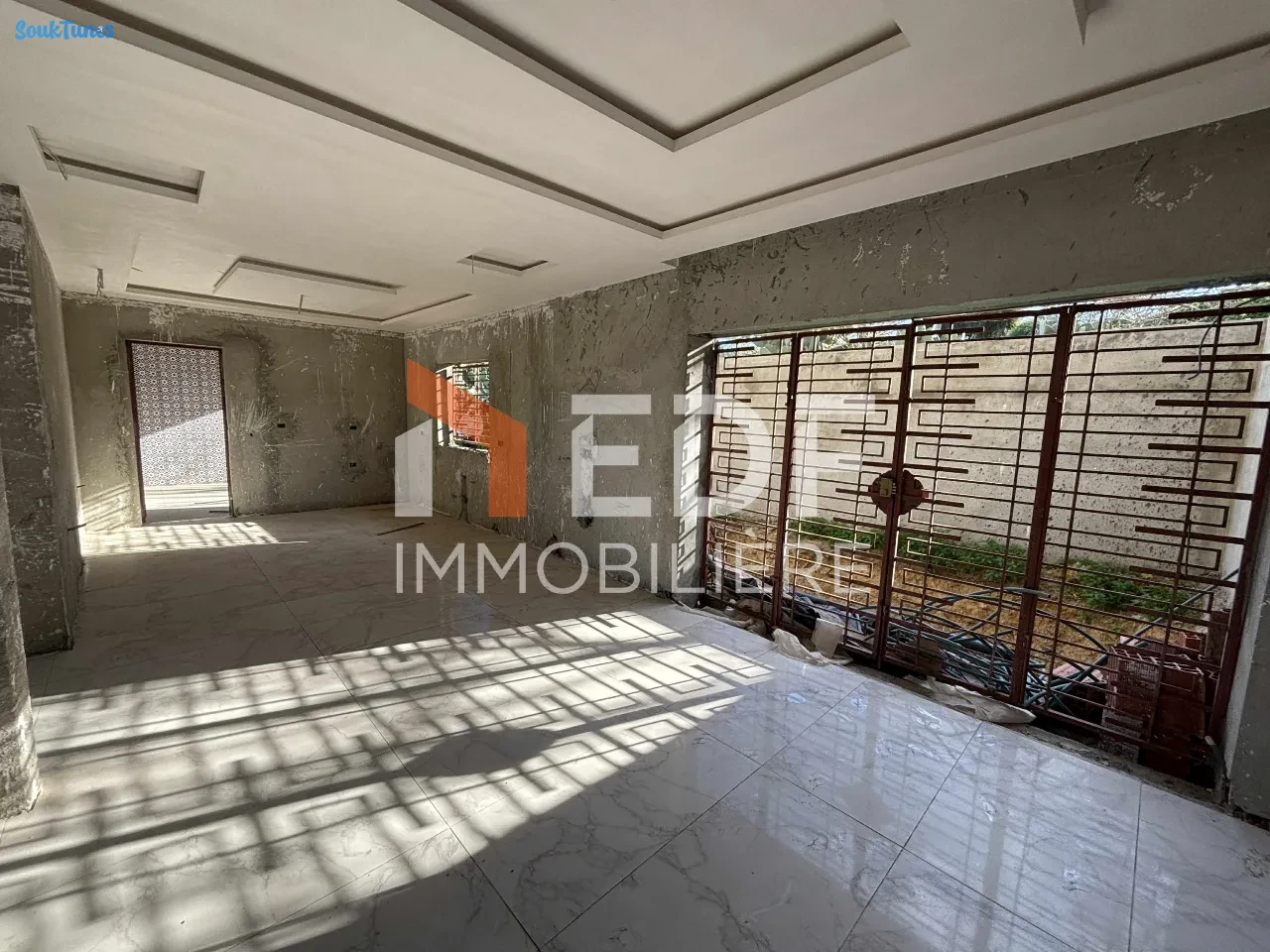 Image 17 de l'annonce Villa R+2 avec vue mer panoramique à Sounine