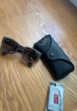 Image principale de l'annonce lunettes / modelle : Ray-Ban RB4178 - 80 DT